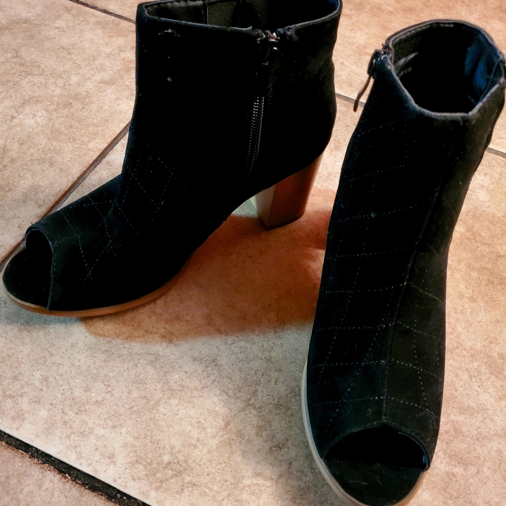 Open toe boots